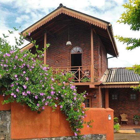 Primrose Inn Канди Екстериор снимка