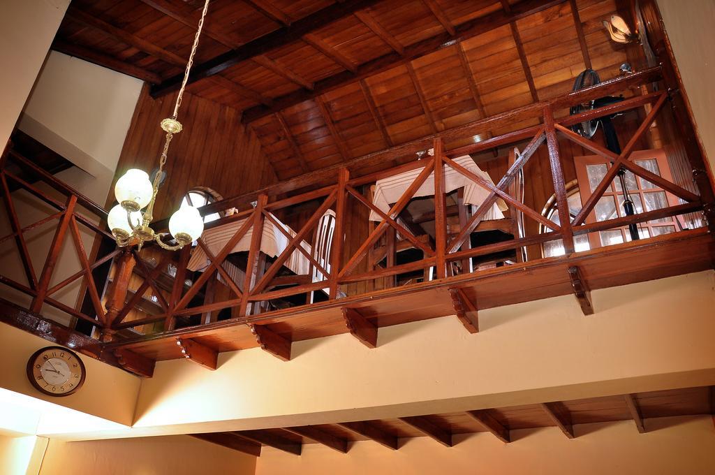 Primrose Inn Канди Екстериор снимка