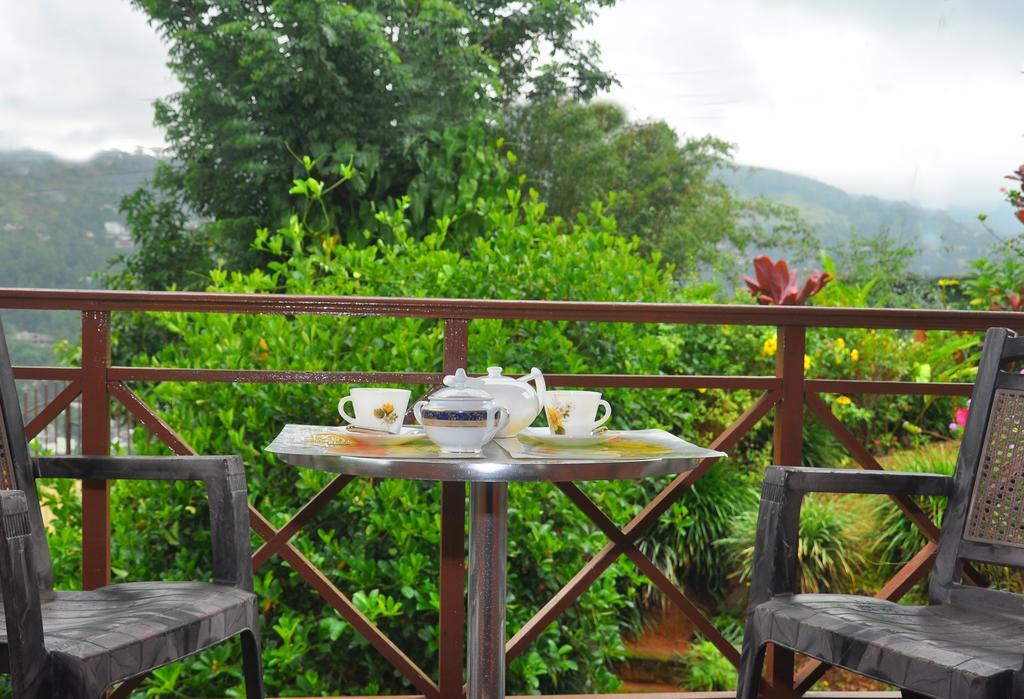 Primrose Inn Канди Екстериор снимка