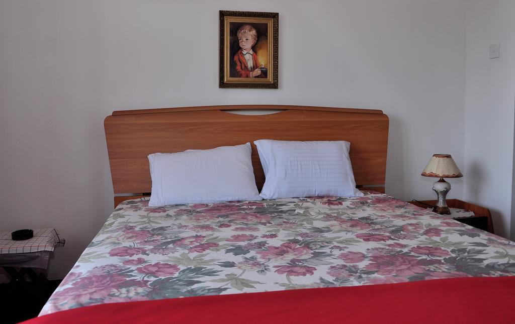 Primrose Inn Канди Екстериор снимка