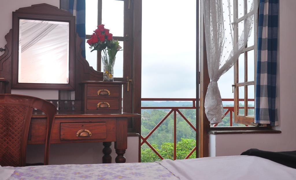 Primrose Inn Канди Екстериор снимка
